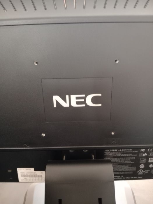 Монитор NEC lcd - accuSync 19 инча .