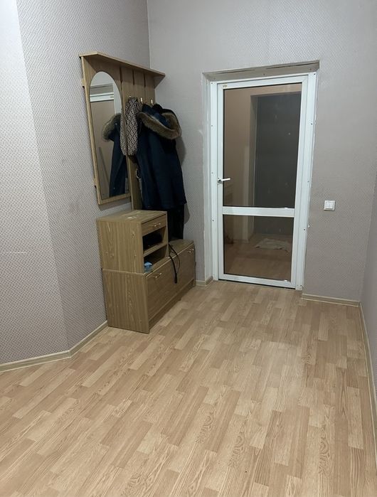 Продам шкаф и вешалку