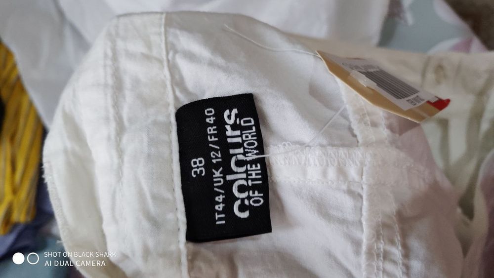 Продам летние комбинезончики и шорты.