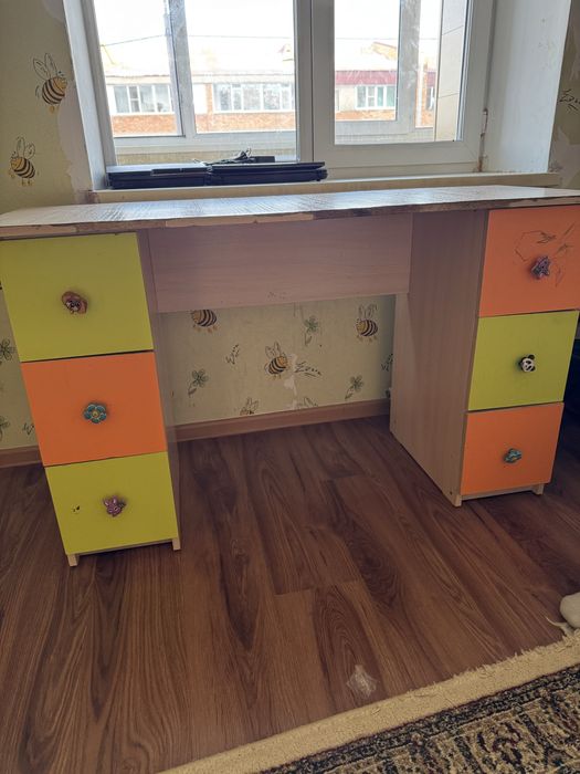 Продам стенку и стол