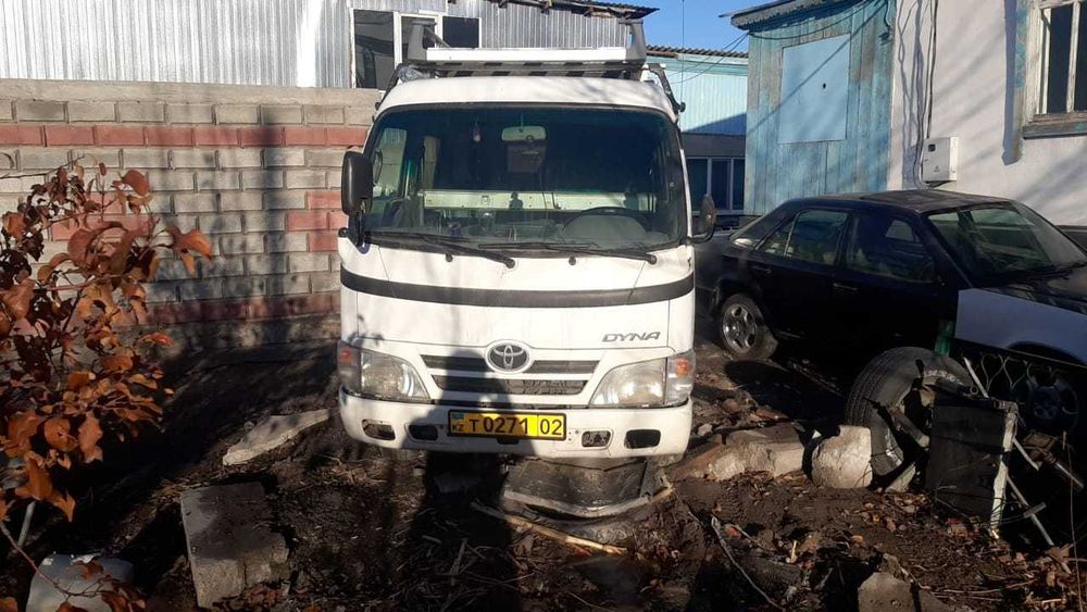 Toyota Dyna 2010 г. в.