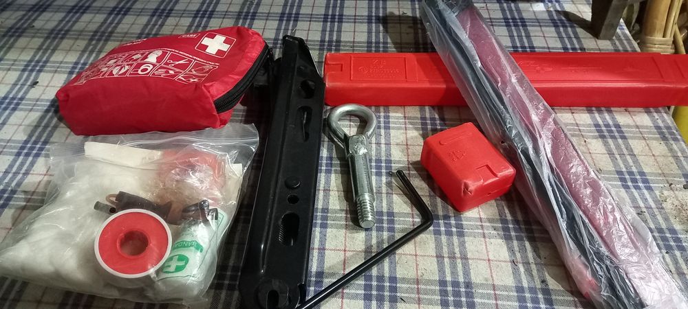 Аптека,крик,авариен триъгълник иболт