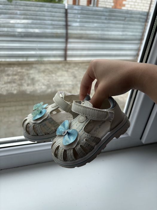 Босоножки для девочек 1,5–2 лет