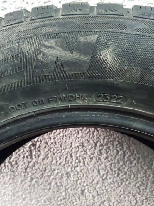 Продам 4 колеса шины зимние