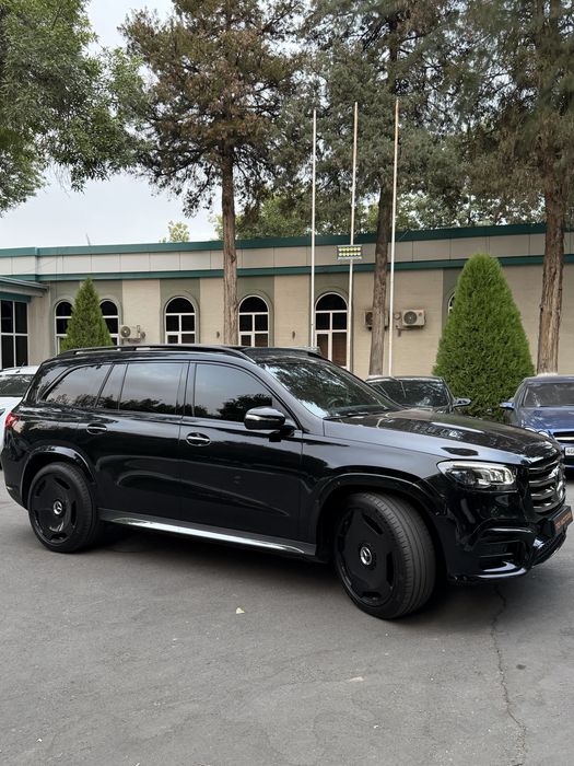 Mercedes Benz GLS450 4 matik 2023/2024 год