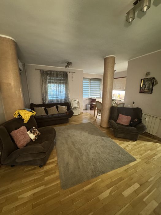 Дава се под наем Двустаен апартамент в Пловдив, Старият град - 150 кв.м за 714 € - Снимка #2