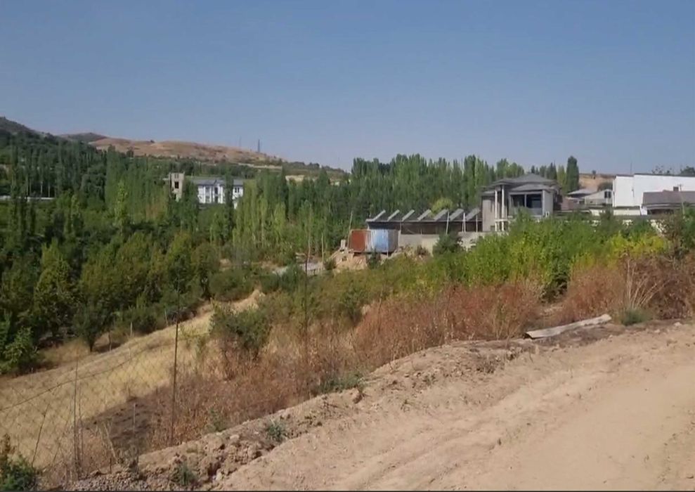 Чарвак.Юсуфхона Продаётся часток 8 соток