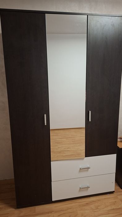 Dulap pentru haine