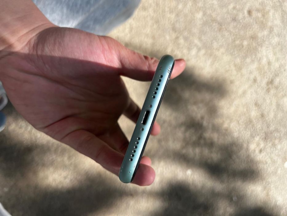 Айфон 11 64gb.   .