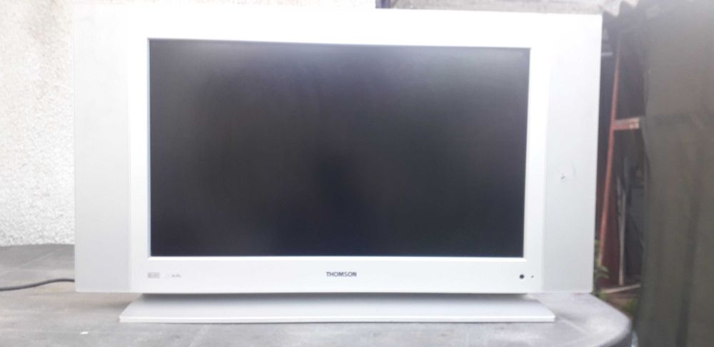 TV Thomson cu mic defect