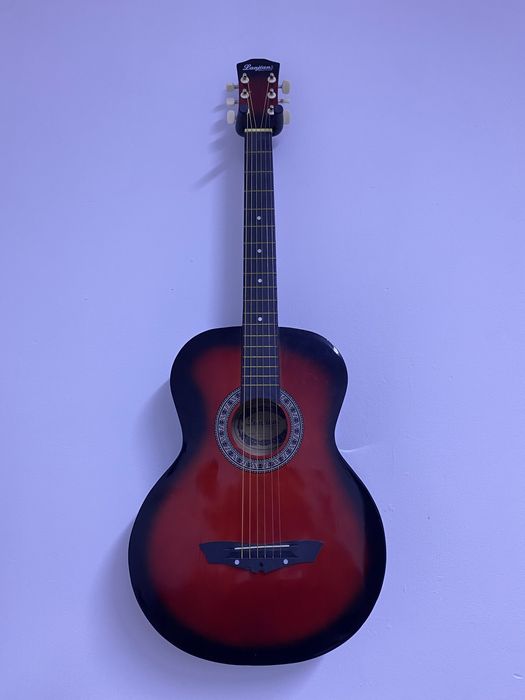 Гитара продается новая