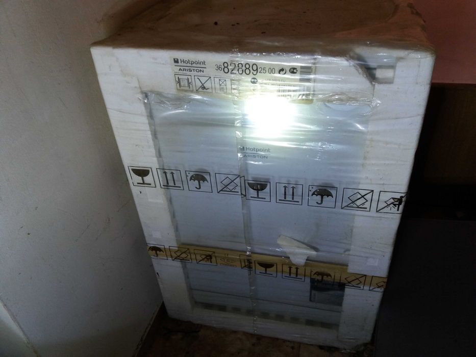 Masina de spalat vase Ariston Hotpoint
