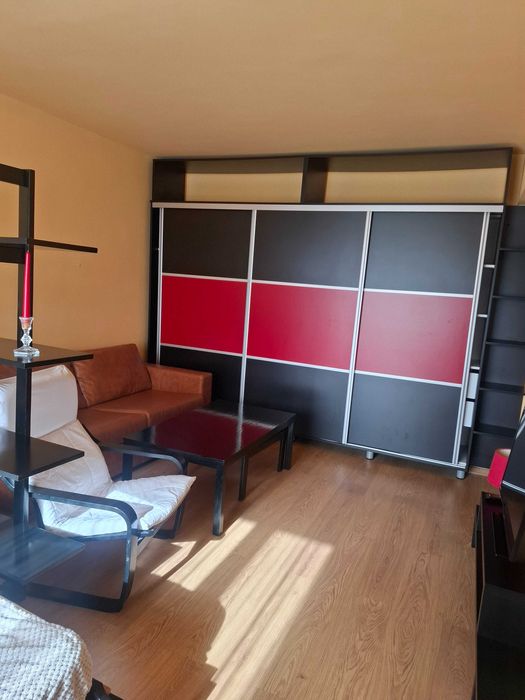 Dau în chirie apartament cu două camere