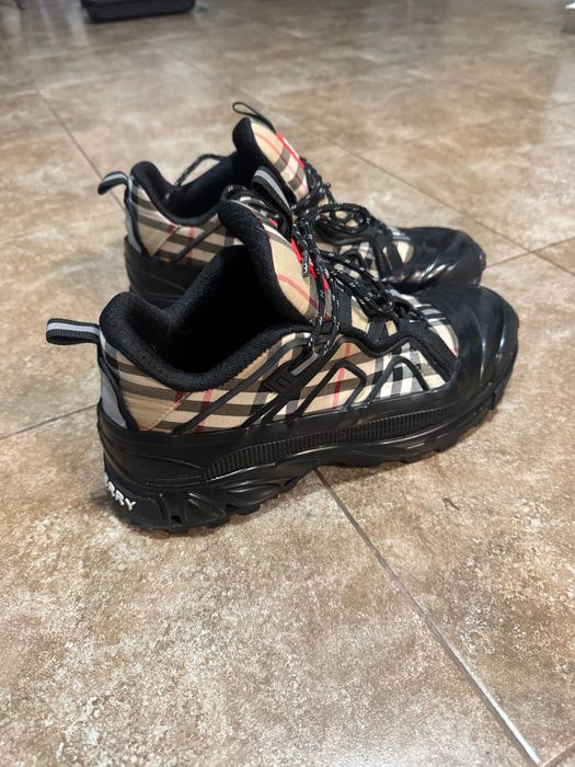 Burberry "Arthur" Sneakers