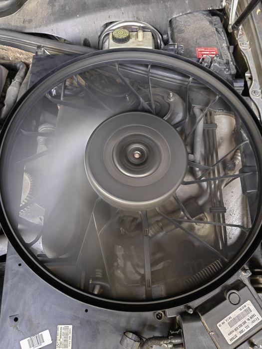 Перка за радиатор Мерцедес S, Е, C,СL, Ml,Cls,R,A