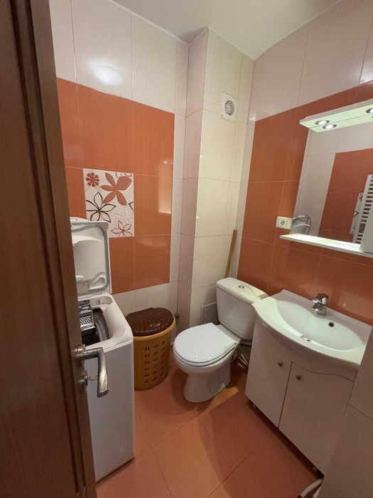 Apartament de inchiriat, 3 camere decomandat, zona centrala, Bacau