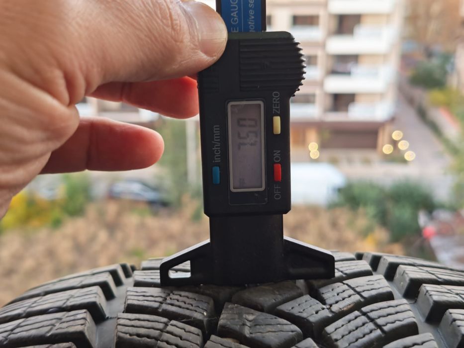Зимни гуми GoodYear 225/50/17