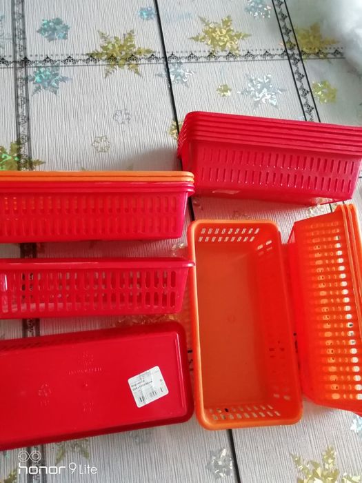 Корзинки  хозяйственные, маленькие.