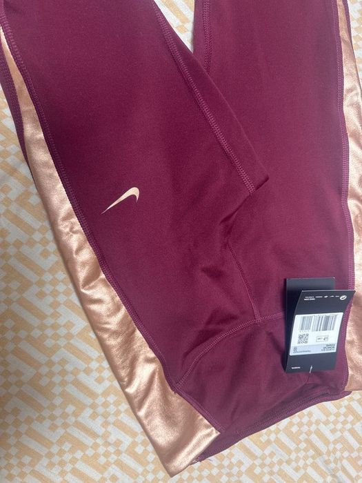 НОВ Оригинален дамски спортен клин Nike XS РАЗМЕР