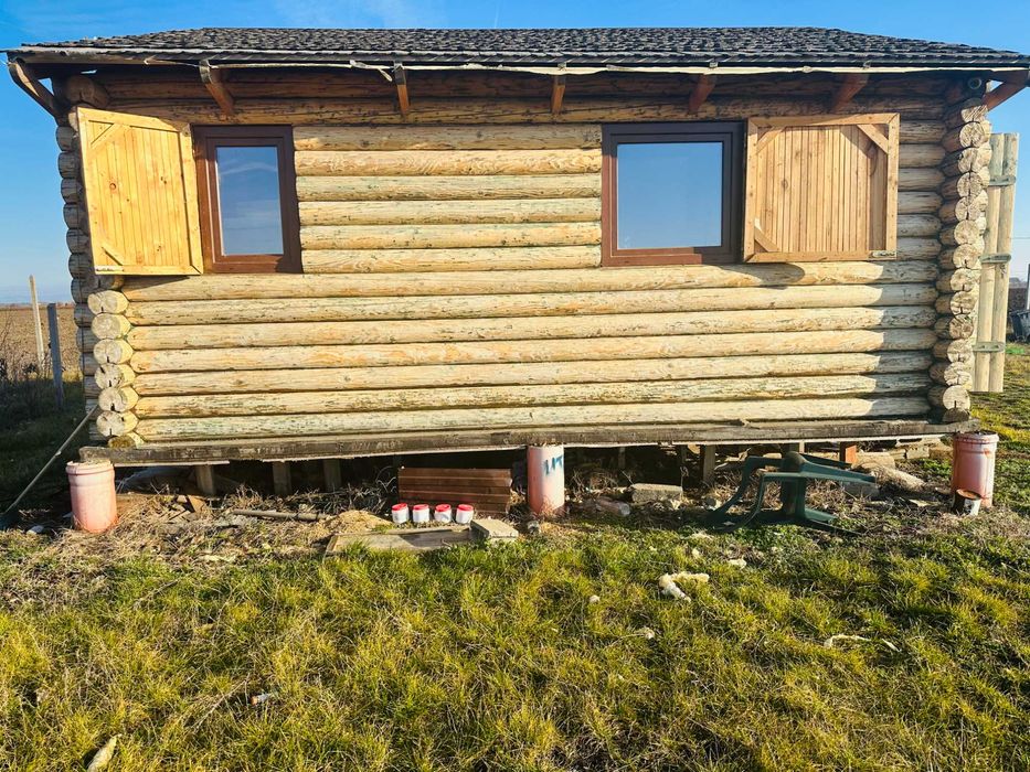 cabană vănd sau schimb cu auto la 15000 euro lemn rotund,busteni ,