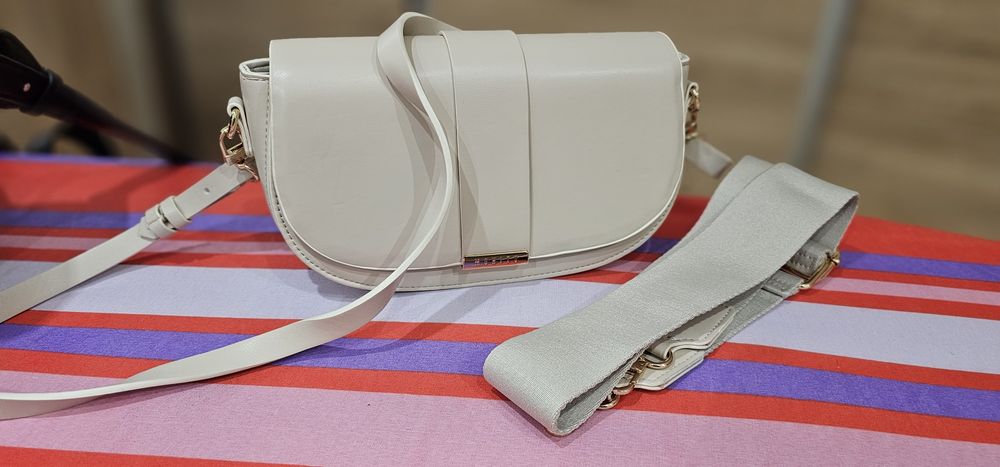 Дамски чанти и раници