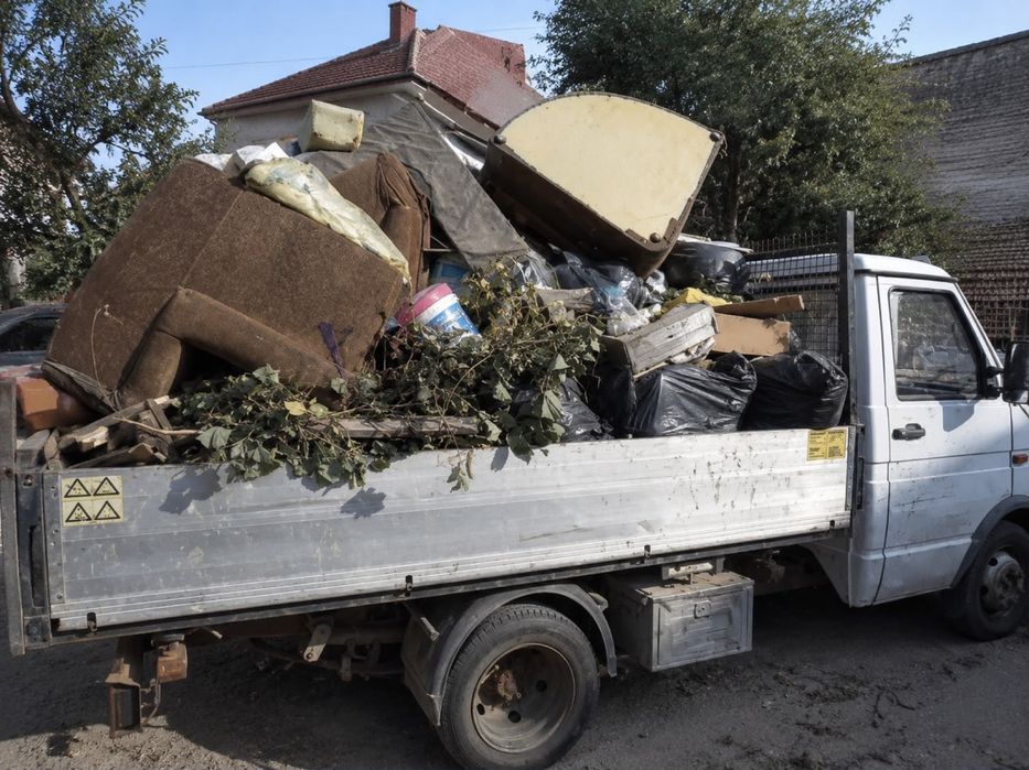 Debarasari Apartamente Mobila Veche Debrasare Moloz Gunoi Deseuri.Debarasam Din poduri beciuri Pivnite