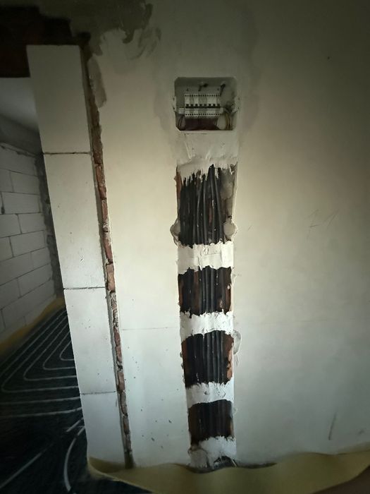 Casă P+E la roșu avansat, încălzire în pardoseală, curte mare și priveliște superbă