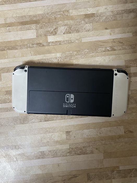 Продам нинтэндо свич олед прошитая