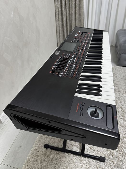 De vanzare Korg pa 4 x noua cumaparata din magazin