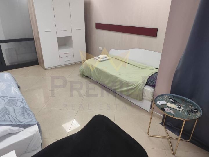 Дава се под наем Тристаен апартамент в Варна, Лятно кино Тракия - 75 кв.м за 660 € - Снимка #6