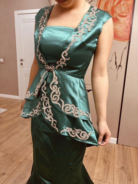 Продам платье свадебные