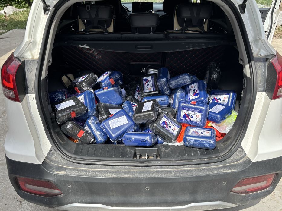 Аптечка и светоотражаюший жилет