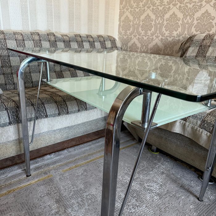 Продается стол со стульями бу