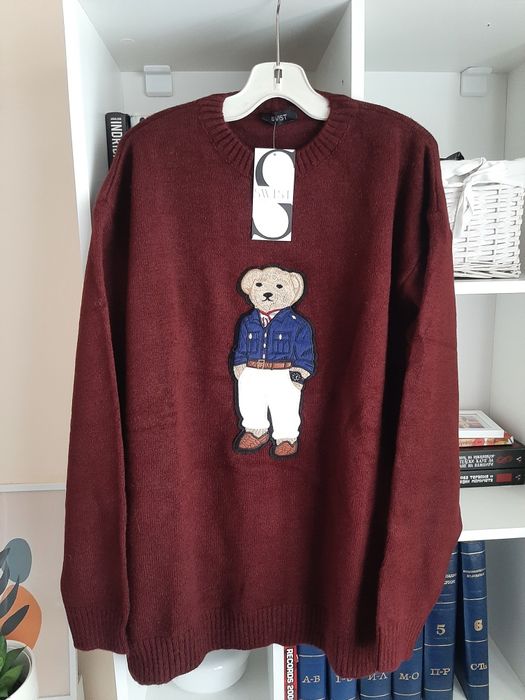Нов пуловер с мече