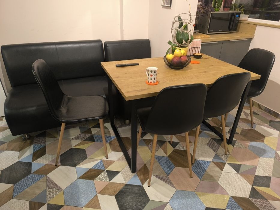 Кухненска маса + кожени диванчета