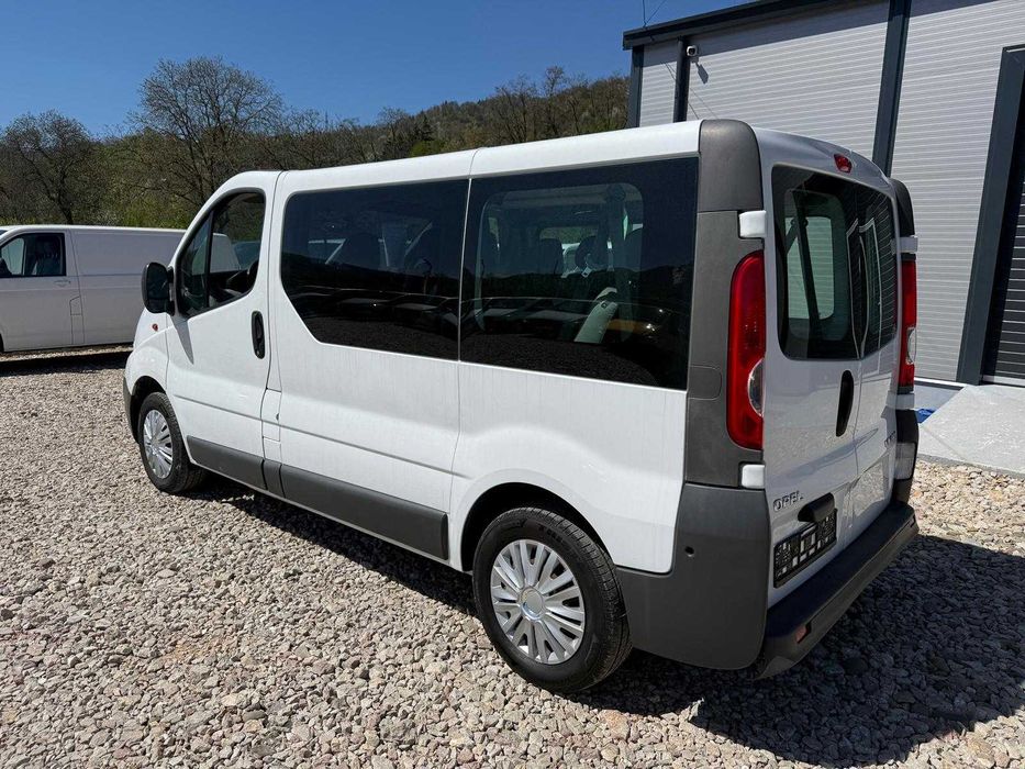 Renault trafic opel vivaro 9 locuri 2011 Credit prin TBI bank