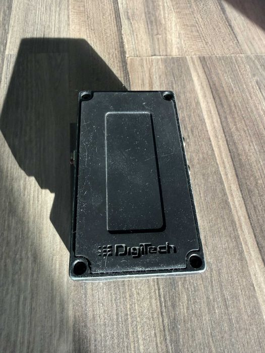 Pedală Digitech Death Metal – funcționează perfect