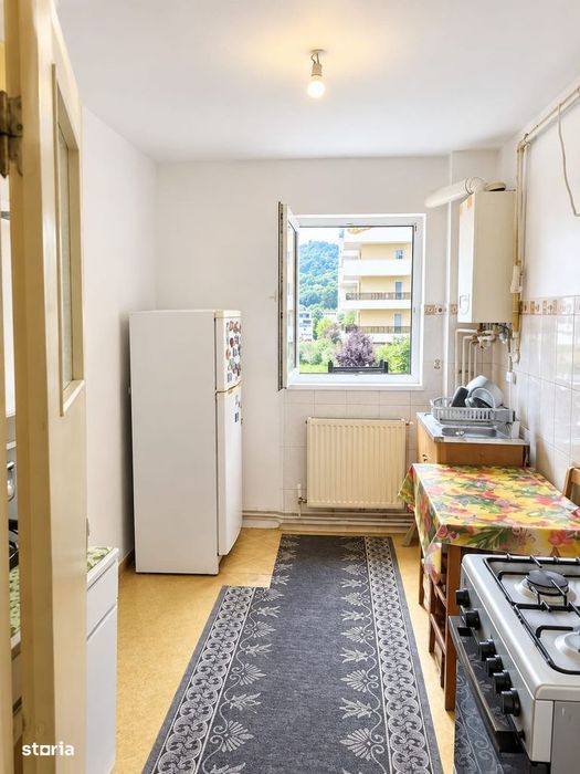 Vanzare apartament cu 2 camere, semidecomandat + beci in Astra