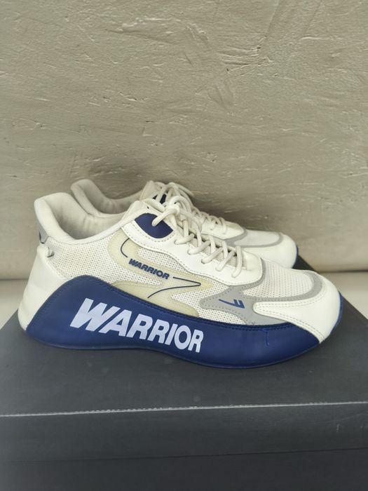 Кроссовки бренда Warrior