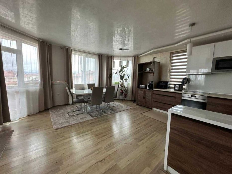 Продава се Тристаен апартамент в Пловдив, Беломорски - 104 кв.м за 1972 €/кв.м - Снимка #1