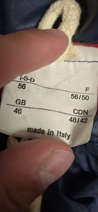 Geaca windbreaker impachetabila. Marimea L