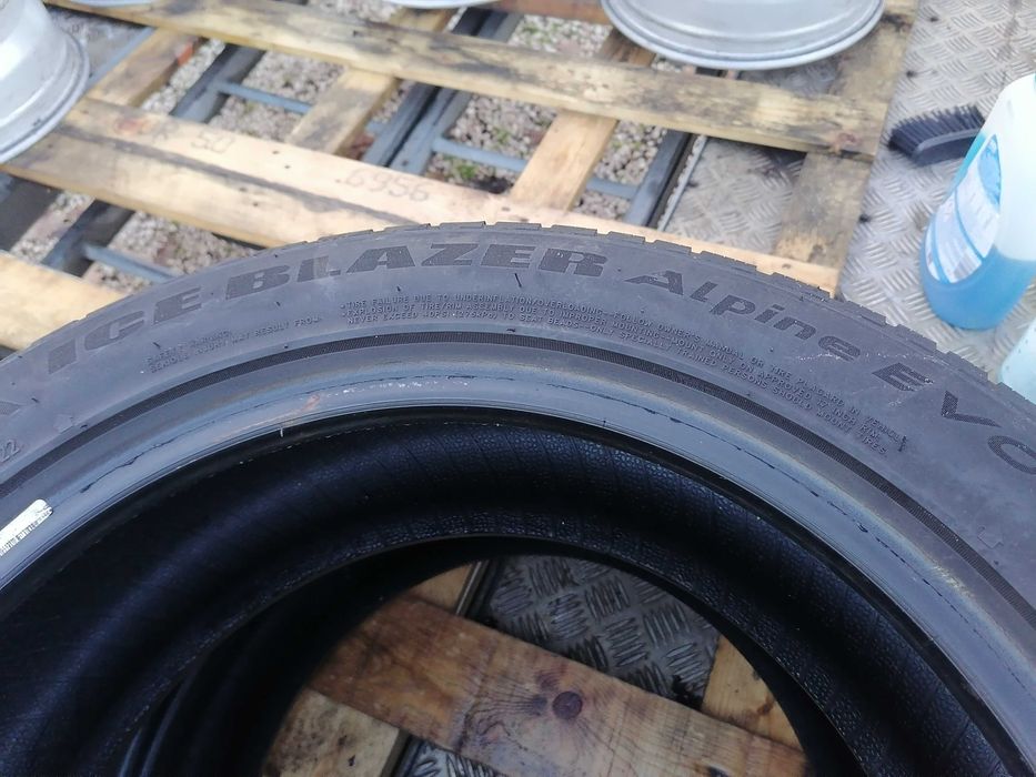 2 бр. зимни гуми Sailun 215/50R 17 DOT 2222