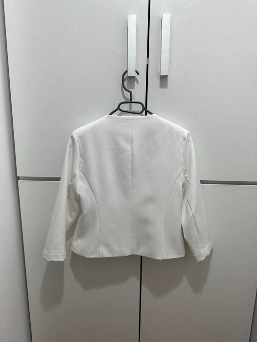 Bolerou alb marimea 36