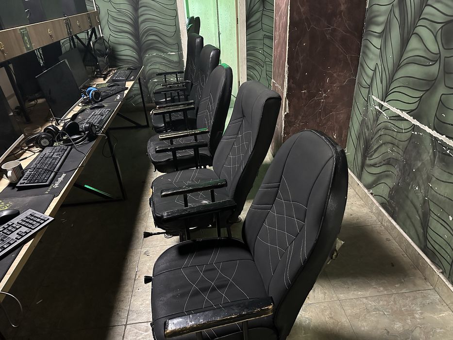 Стул для компютеров и парехмаров