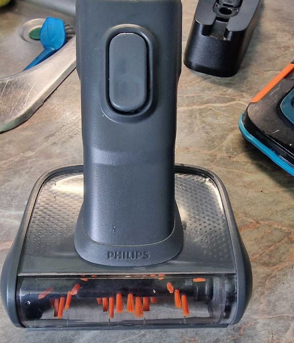 Продавам части за прахосмукачка Phillips speed pro aqua