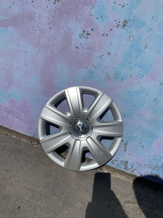 Диски на Volkswagen Polo r14 с колпаками