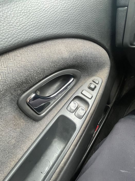 Volvo V40 1.6/109 коня