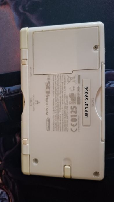 Nintendo DS Lite + stilus + зарядно