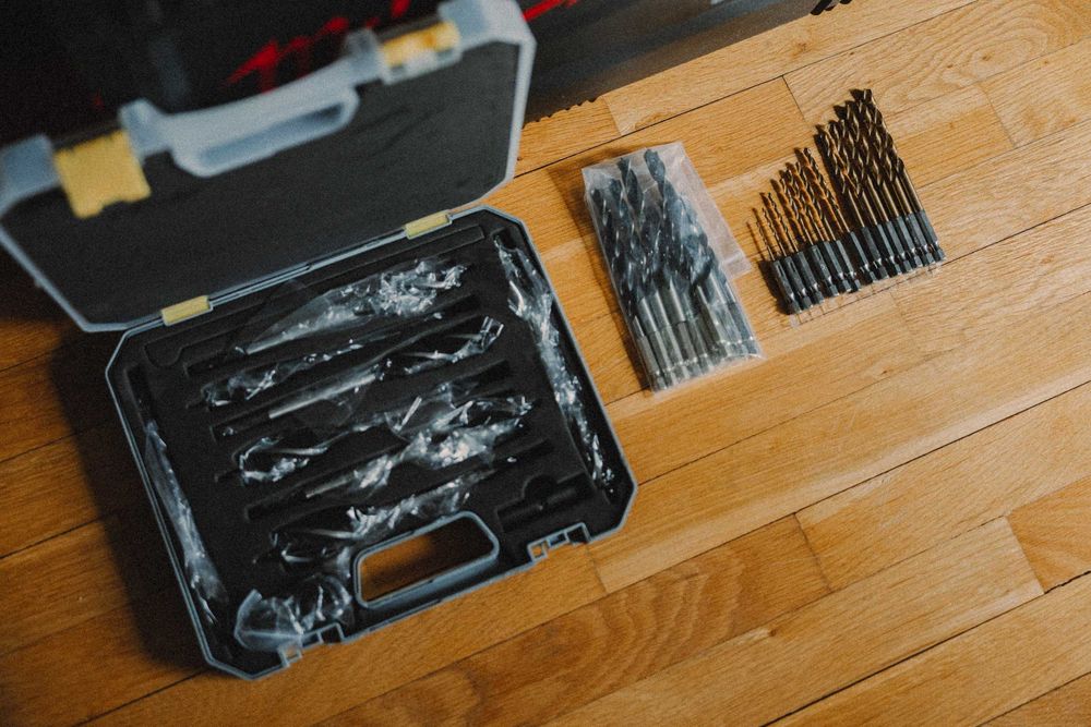 Акумул. винтоверт Milwaukee M18BLIDR-502X + батерия, зарядно, куфар