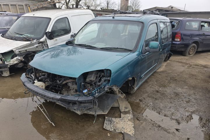 Injector motorina 044511076 Citroen Berlingo prima generatie (facelif